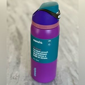 Owala FreeSip 32oz Voodoo.